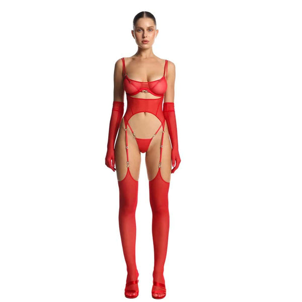 Femme portant un ensemble de Lingerie Rouge en Mesh technique haute durabilité et Détails Dorés
