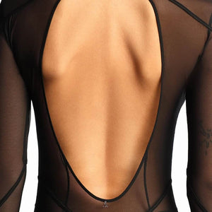 Robe longue ANOESES en mesh noir avec manches longues, lignes graphiques verticales et encolure haute