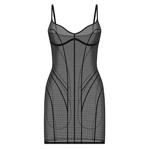 Robe en tulle noir ANOESES présentée à plat, coupe ajustée avec bretelles fines et lignes graphiques verticales, design structuré et esthétique fétiche haut de gamme Brigade Mondaine Paris.