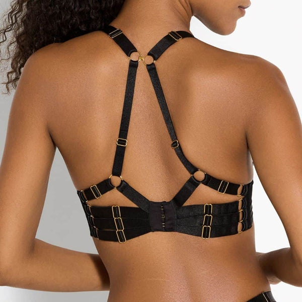 Détail d'une Photo d'une Femme de Dos portant un Soutien-Gorge Push-Up en Soie couleur Noir