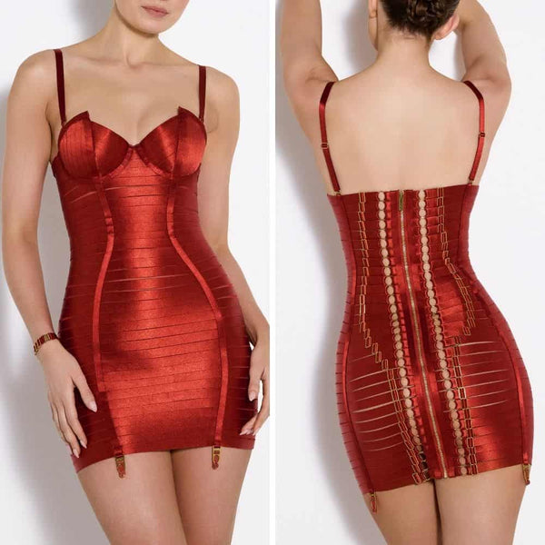 Photo d'une Femme de Devant et de Dos portant une Robe Bustier et un Bracelet couleur Rouge