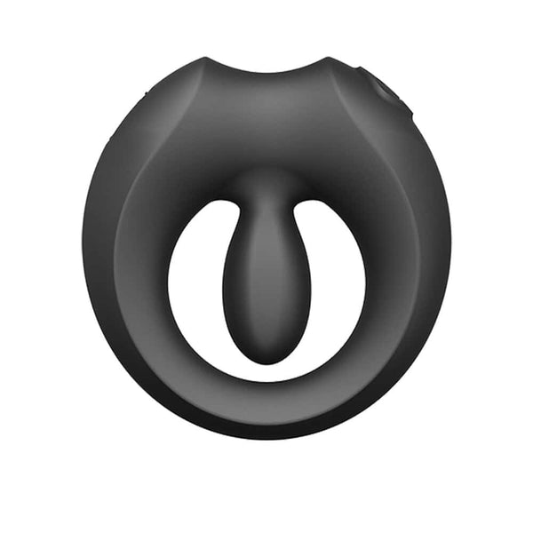 Cockring connecté APIS présenté avec son étui de recharge, câble USB et carte de garantie, disposés sur fond clair dans une mise en scène minimaliste et élégante.