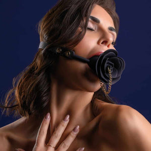 Baîllon Cuir Noir GAG En forme de Rose en Silicone et Chaîne Dorée