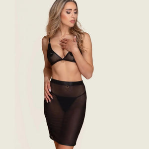 Jupe mi-longue en tulle noir transparent silhouette moulante.
