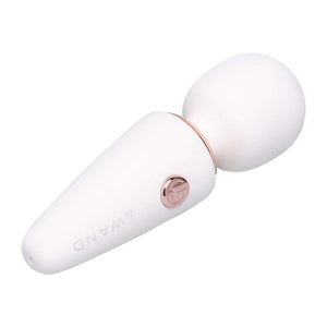 WAND mini de massage au design arrondi et finition douce, présenté en version compacte, proposé par Brigade Mondaine Paris. Sextoys Electriques