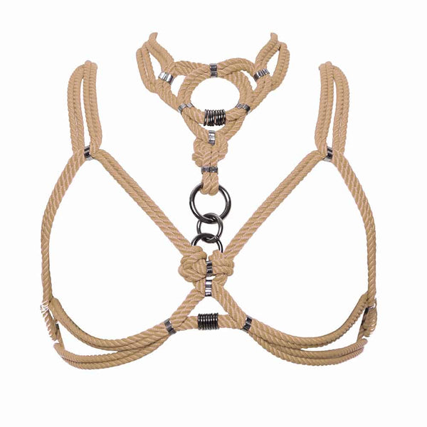 «Mune» signifie poitrine ou une forme accentuant la poitrine en japonais. Le set Mune se compose d’un harnais et d’un collier amovible. Le harnais avec sa forme soutien-gorge sublimera votre décolleté. Le collier de forme choker peut être porté attaché au harnais ou seul. Fermeture au dos. Finition argentée. Totalement ajustable. Cet ensemble est disponible chez Brigade Mondaine.