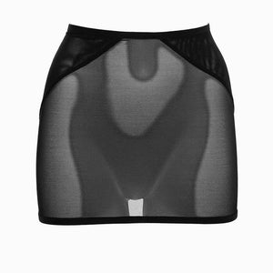 Jupe ouverte FLASH en mesh noir, vue de dos portée sur mannequin, transparence et ouverture arrière marquée - Brigade Mondaine Paris