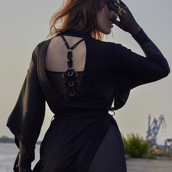 Robe longue en mesh FLASH noire, tissu transparent et fluide épousant la silhouette, portée sur lingerie, rendu sensuel et minimaliste - Brigade Mondaine Paris
