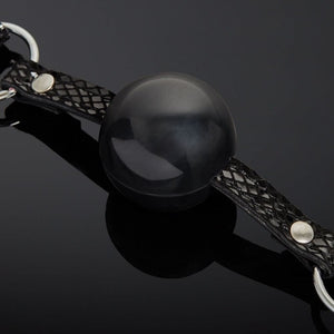 Photo Packshot Détail Boule Silicone GAG Cuir Serpens Cuir Vache et Cristaux