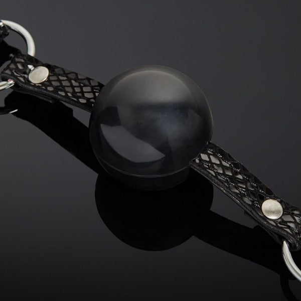 Photo Packshot Détail Boule Silicone GAG Cuir Serpens Cuir Vache et Cristaux