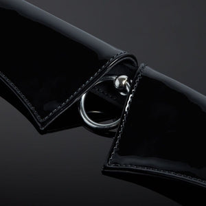 Photo Packshot Détail Attache Métal Collier Bondage Cuir Vernis Noir
