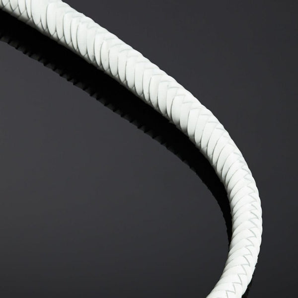 Packshot Détail Fouet en Cuir Effet Serpent Blanc
