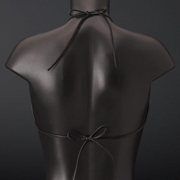 Top Soutien-Gorge Cuir de mouton noir souple découpe triangulaire avec bretelles graphiques anneaux métalliques centraux fermeture par nouage au dos
