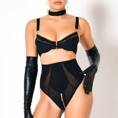 String taille haute Miley CATANZARO en tulle noir avec panneaux structurés et fermeture zippée centrale, pièce haut de gamme proposée par Brigade Mondaine, sur fond blanc.