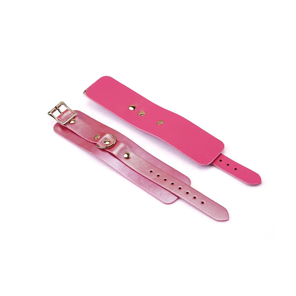 Menottes de poignet en cuir rose irisé avec boucles dorées et chaîne amovible Lustre Rosa