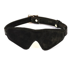 Bandeau Boudoir Amor en similicuir vegan noir, bloquant la vision. Réglable avec boucles métalliques robustes pour un confort optimal. Parfait pour des expériences de privation sensorielle dans le jeu BDSM.