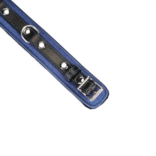 Collier laisse Denim LIEBE SEELE en cuir noir et bleu avec chaîne métallique et poignée assortie, présenté à plat sur fond blanc, vue produit détaillée