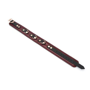 Packshot Collier Ajustable Rouge Vin en Cuir de vache détails en alliage de zinc
