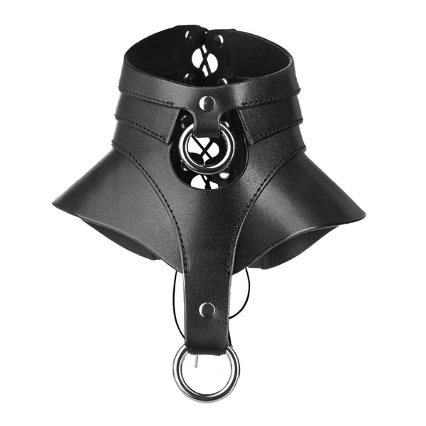 Détail arrière du collier Posture Tenue en cuir noir RE:STRICT chez Brigade Mondaine Paris, coupe couvrante au niveau du cou, laçage ajustable et finitions métalliques, photographié en studio.