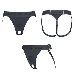 Le harnais lingerie Unique épouse les courbes et offre un maintien optimal. Conçu pour accueillir un dildo ou strap-on, il garantit un confort total avec sa ceinture ajustable et ses sangles.