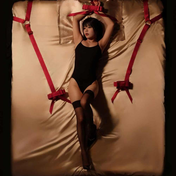 Sangles Bondage Pour Lit en Rubans Rouges