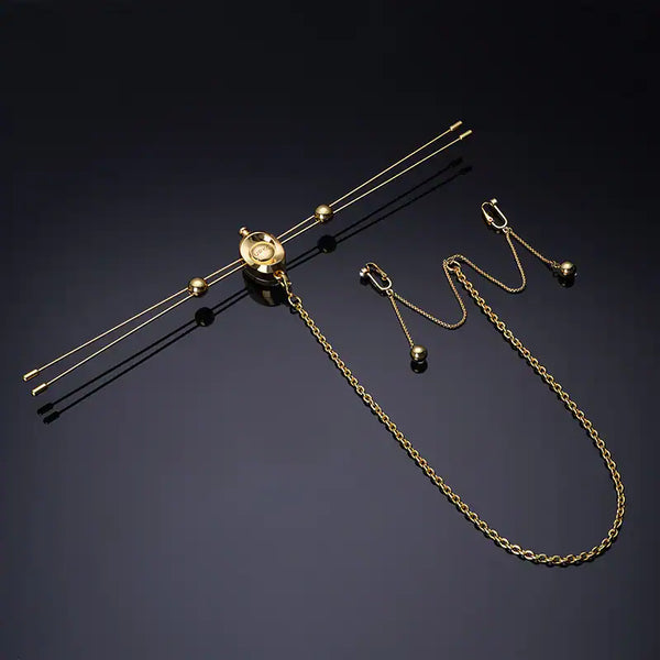 Pinces à tétons UPKO avec barre métallique vibrante et chaîne clitoridienne – accessoire fétiche de luxe pour triple stimulation.