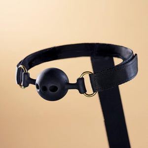 Bondage set avec sangle de retenue des mains sangle de retenue des pieds et Détails sur les trois accessoires bâillon en silicone