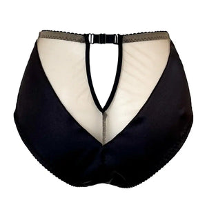 Culotte taille haute en tulle nude brodé avec panneaux en satin noir vegan. Découpe en V au dos avec fermeture agrafe. Pièce sculptante et élégante, vegan.