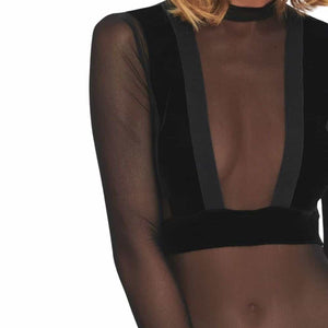 Détail d'une Photo d'une Femme de Devant portant un Body en Résille Noir à Manches Longues