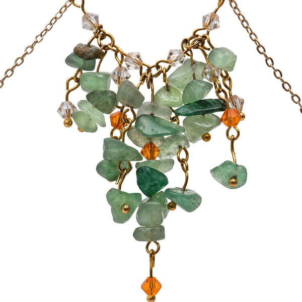 Détail du Packshot du Devant d'un Bijou de Buste Doré avec Bijoux Swarovski et Jades