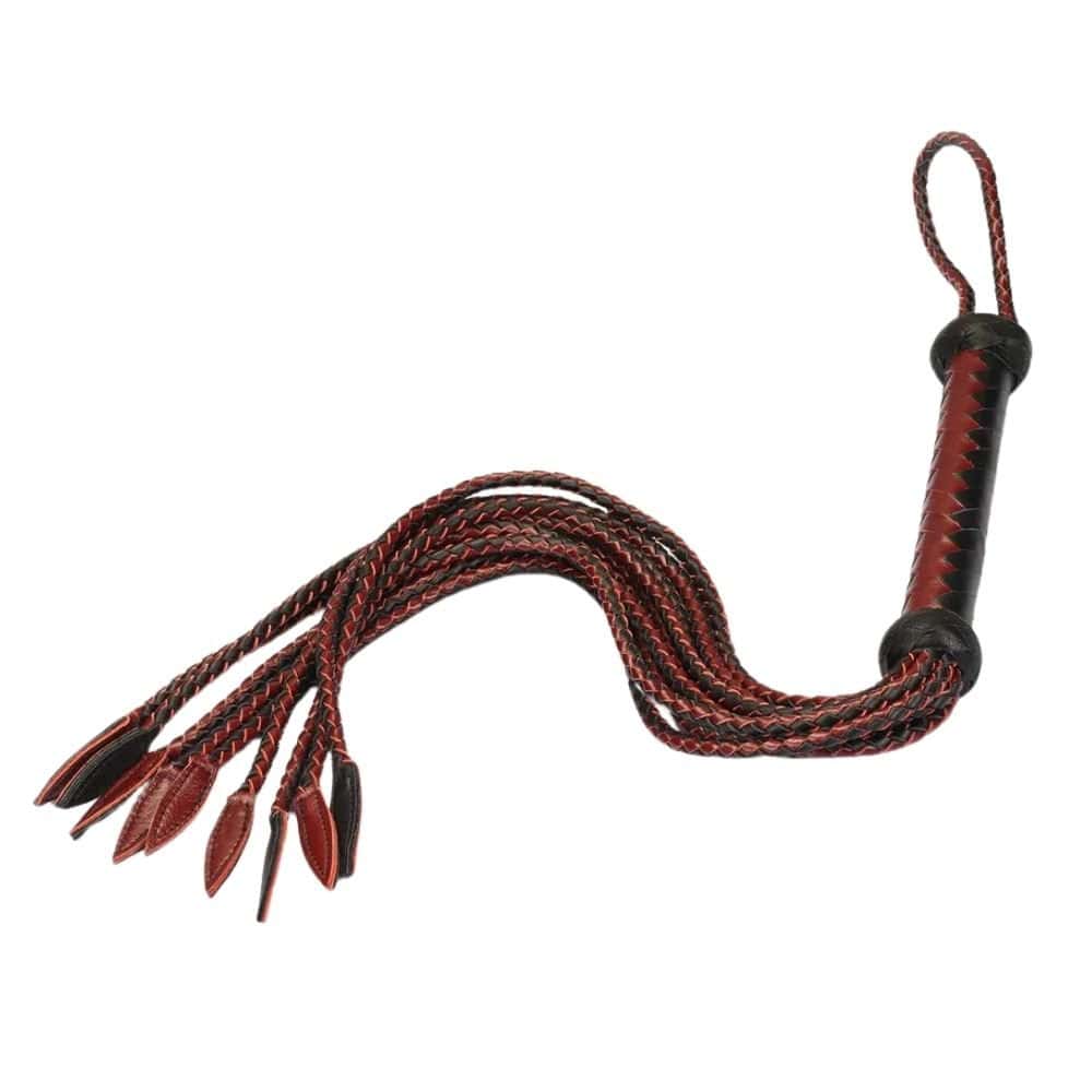 Packshot d'un Martinet à Neuf Lanières en Cuir Rouge