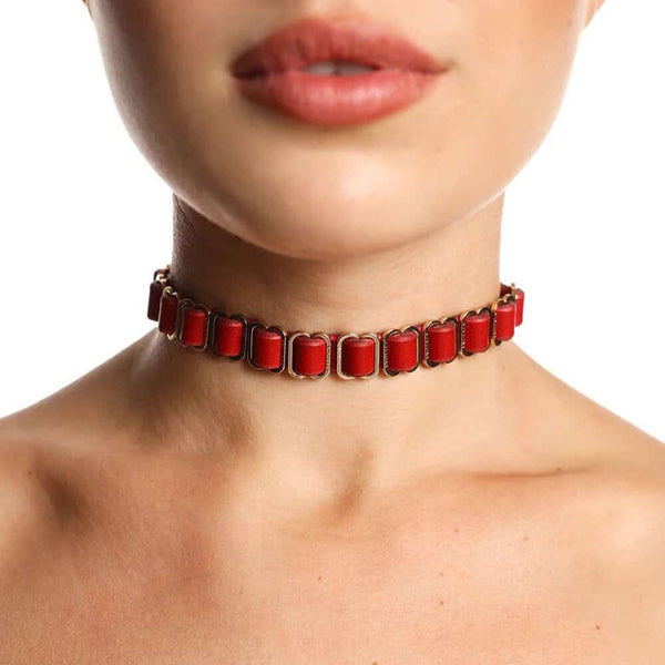 Choker JOS signé Anoeses, ras-du-cou en cuir pleine fleur noir avec boucles métalliques décoratives et fermeture ajustable – accessoire artisanal de style minimaliste et fétiche.
