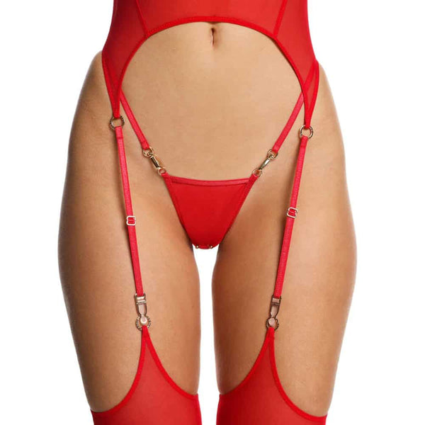 Femme portant un ensemble de Lingerie Rouge en Mesh technique haute durabilité et Détails Dorés