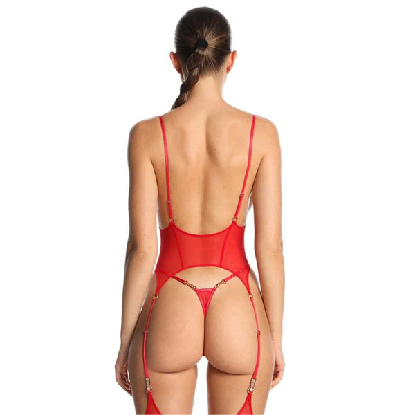 Femme portant un ensemble de Lingerie Rouge en Mesh technique haute durabilité et Détails Dorés
