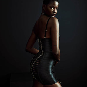 Robe ajustable en élastique noir sexy bondage avec fermeture éclair à l'arrière par BORDELLE chez Brigade Mondaine