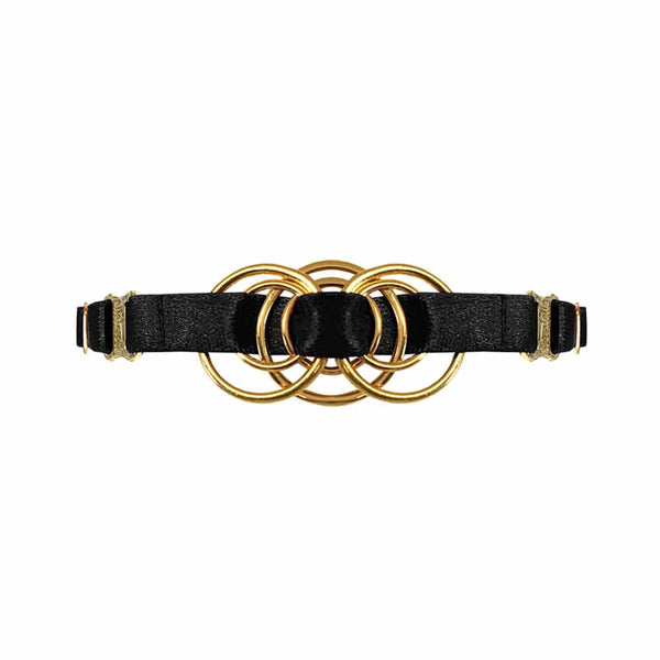 Collier ras du cou en élastiques satinés noirs avec pièce en métal doré représentant un entrelacement d'anneaux en son centre, Bordelle Signature chez Brigade Mondaine