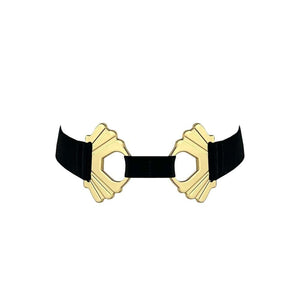 Version minimaliste du collier iconique de la collection, le Melusina Strap Collar joue la carte de la sobriété graphique.