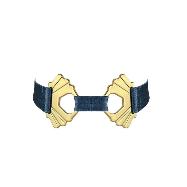 Version minimaliste du collier iconique de la collection, le Melusina Strap Collar joue la carte de la sobriété graphique.