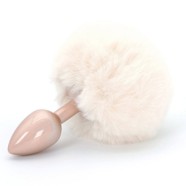 Plug anal Bunnytail rose avec queue en fausse fourrure douce, design raffiné et confortable.