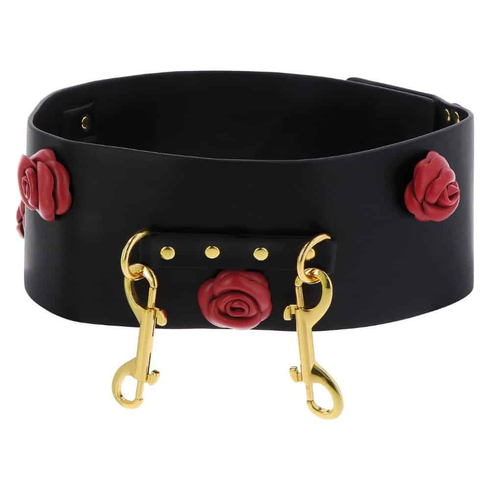 Packshot Ceinture Bondage en Simili cuir et Cuir véritable Détails Fleurs Roses et Finitions Dorées Métal sans nickel
