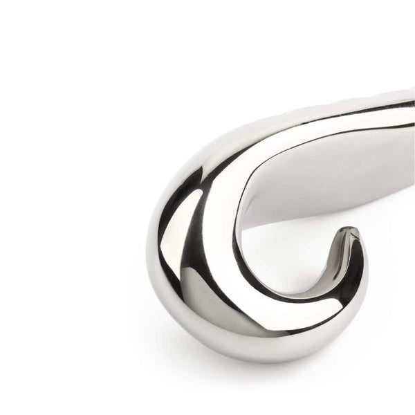 Dildo Devil’s en acier inoxydable de la marque Agent, accessoire de plaisir ergonomique avec reliefs sculptés, conçu pour une stimulation intense et précise. Produit élégant de la collection Mr. Steel chez Brigade Mondaine.