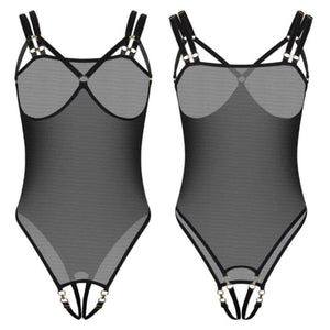 Modèle portant un body ouvert en mesh noir avec harnais fin et coupe échancrée, présenté par Brigade Mondaine Paris.