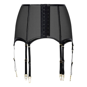 Porte-jarretelles large en mesh noir avec anneaux dorés et quatre sangles réglables.
