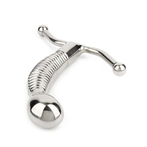 Stimulateur G-Spot STALLION en acier inoxydable poli, au design ergonomique et structuré, présenté par Brigade Mondaine Paris.