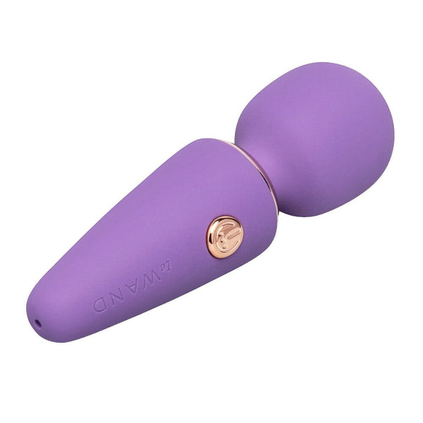 WAND mini de massage au design arrondi et finition douce, présenté en version compacte, proposé par Brigade Mondaine Paris. Sextoys Electriques
