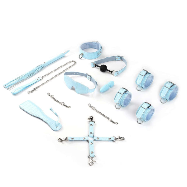 Kit de Bondage Macaron Bleu Menthe LIEBE SEELE, 9 pièces : bandeau, bâillon-boule, collier avec laisse, menottes poignets et chevilles, paddle, flogger, hogtie, mini masseur, similicuir bleu menthe avec finitions argentées.