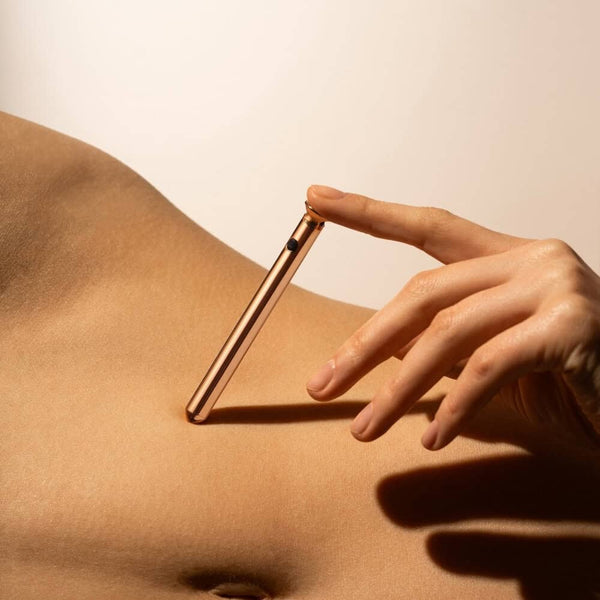 CRAVE - Halskette mit Vesper 2 Vibrator, 24 Karat Gold