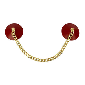 Cache tétons ELF ZHOU LONDON, fait d’un cuir rouge lisse qui sont reliés par une chaine dorée