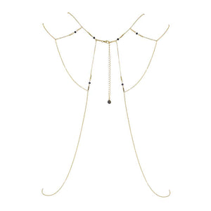 Bijoux de buste Infinity collection Deviants Spirits de la marque Fungi Elica D’Oro. Infinity est un jiboux recouvrant les épaules de chainettes et perles en onyx noir ainsi qu’un sautoir reliant les chaines principales aux creux des seins. Quelques perles se glissent également au creux des reins et des hanches.