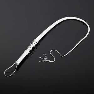 Packshot Fouet en Cuir Effet Serpent Blanc